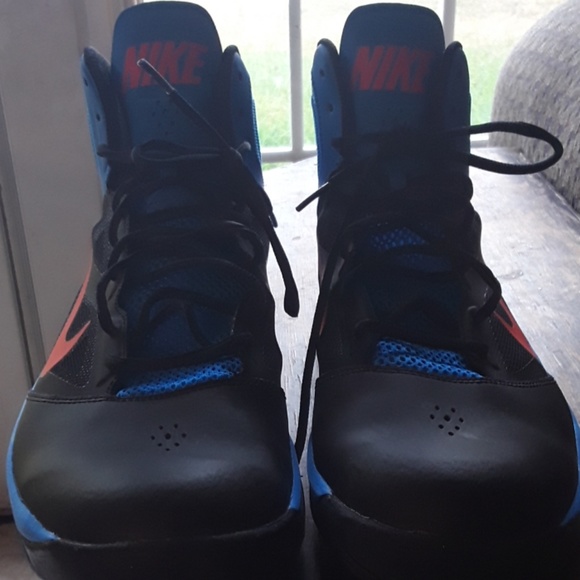 Nike - Picture 2 of 6